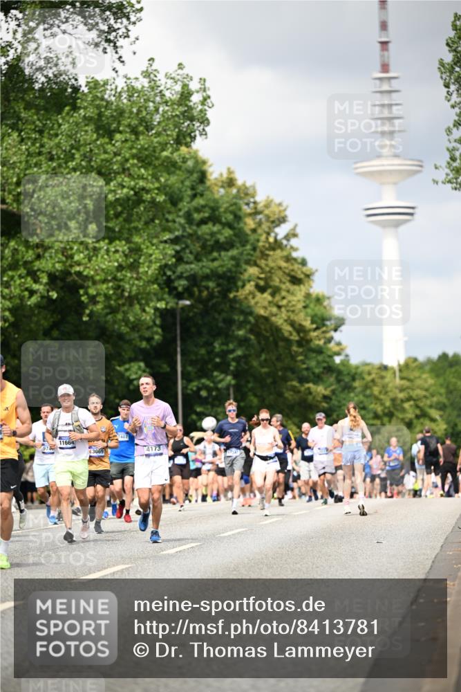 29.06.2025 - hella hamburg halbmarathon Dr. Thomas Lammeyer http://msf.ph/oto/8413781 29.06.2025 10:44:09 Kennedybrücke 1760, 2313, 2976, 3046, 3237, 3353, 3515, 3727, 3882, 3883, 3884, 4173, 4523, 4659, 4752, 4855, 5229, 5877, 6321, 6427, 6698, 6739, 7045, 7125, 7455, 7456, 7501, 7524, 8612, 8865, 8866, 9455, 9698, 9747, 9777, 10441, 10512, 10626, 10714, 10818, 10888, 10901, 11175, 11242 meine-sportfotos.de