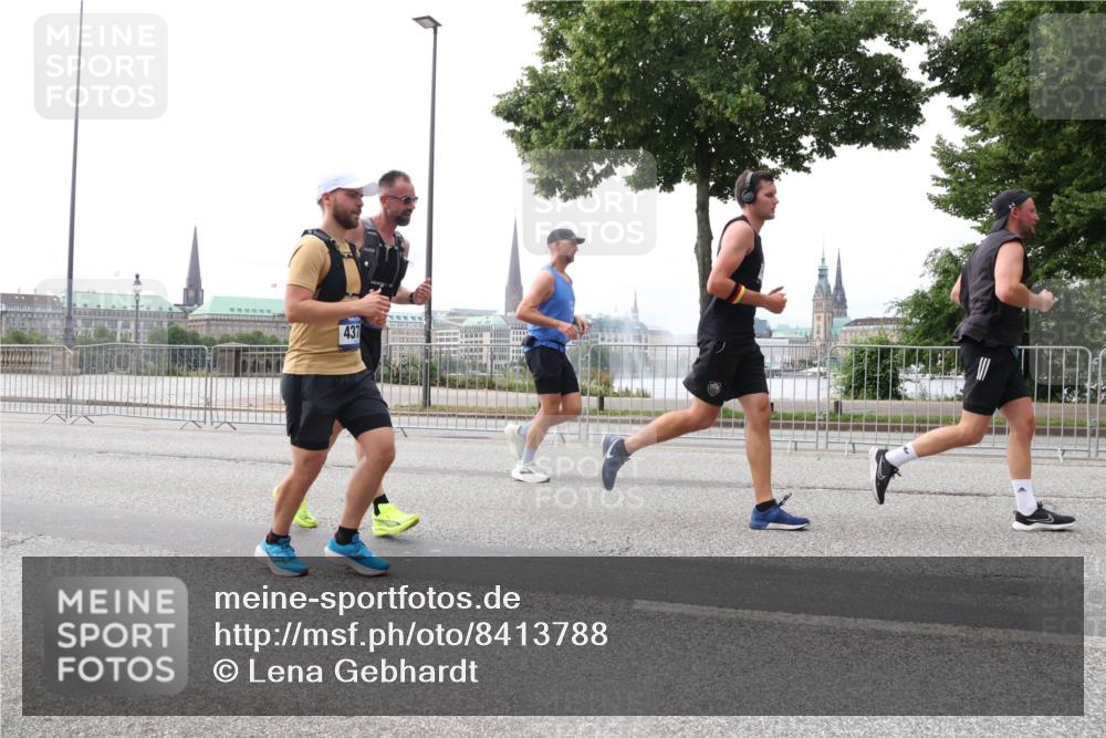 29.06.2025 - hella hamburg halbmarathon Lena Gebhardt http://msf.ph/oto/8413788 29.06.2025 10:25:56 Lombardsbrücke 437, 1093, 1305, 1479, 1481, 3343, 3765, 4378, 4797, 5028, 5497, 6159, 6663, 8276, 8674, 8881, 9811, 10104, 10219, 10845, 10846, 11139, 11596, 11662, 11699, 11828, 11859, 12074, 12505, 12838, 12945, 12946, 13653, 13842, 14063, 14179, 14223, 14356, 14726, 14936, 15283, 16289, 16354, 16381, 16927, 17369, 19144 meine-sportfotos.de