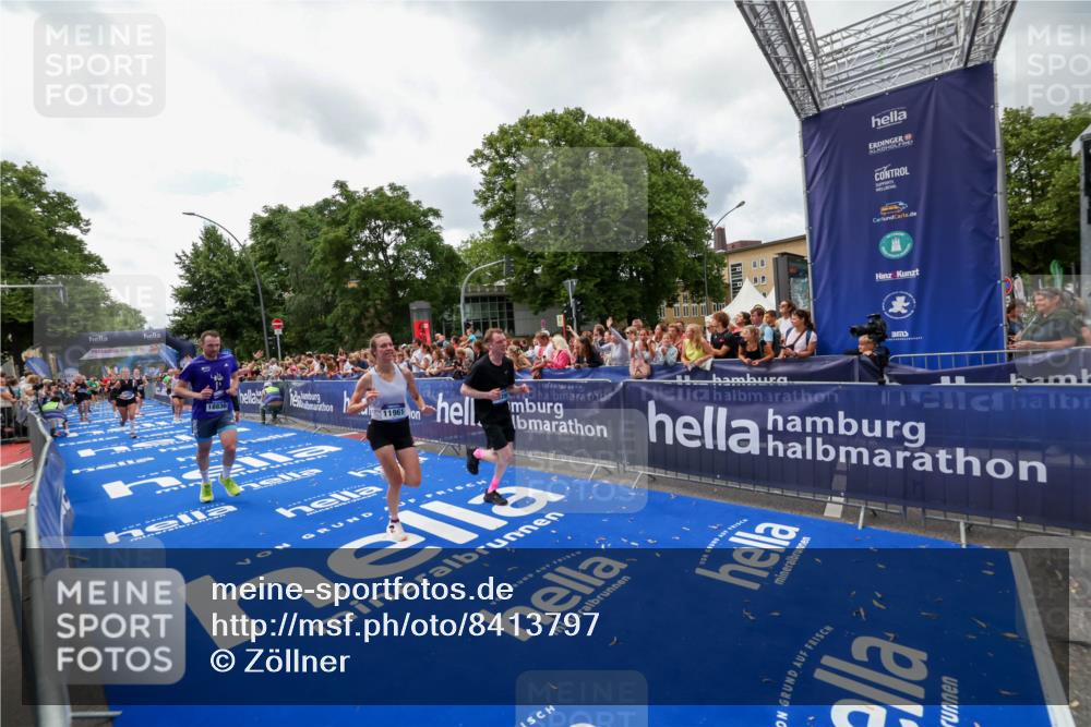 29.06.2025 - hella hamburg halbmarathon Zöllner http://msf.ph/oto/8413797 29.06.2025 10:47:57 Ziel 1604, 1613, 5022, 6836, 11961, 14730, 15333, 16766, 17451, 18356, 18836 meine-sportfotos.de