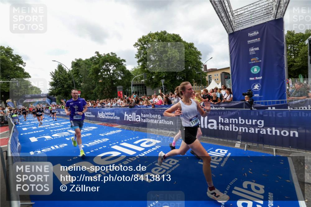 29.06.2025 - hella hamburg halbmarathon Zöllner http://msf.ph/oto/8413813 29.06.2025 10:47:58 Ziel 1604, 1613, 4528, 5022, 6836, 11961, 14730, 15333, 16766, 17451, 18356, 18836, 19198 meine-sportfotos.de