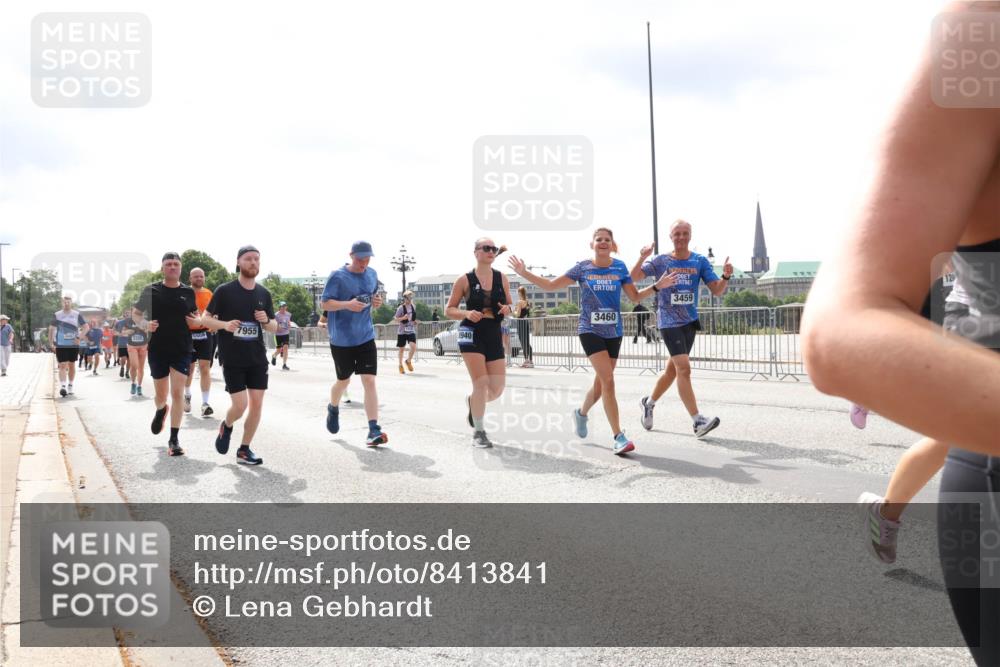 29.06.2025 - hella hamburg halbmarathon Lena Gebhardt http://msf.ph/oto/8413841 29.06.2025 10:42:05 Lombardsbrücke 7955, 940, 3460, 3459, 128, 1039, 1150, 1360, 1509, 1624, 1648, 1712, 1752, 2145, 2523, 2974, 3276, 3326, 3459, 3460, 3568, 4329, 4353, 4541, 4735, 4736, 4787, 4885, 4891, 4892, 5419, 5432, 5671, 6136, 6137, 6153, 6320, 6430, 6436, 6450, 6618, 6828, 6837, 6846, 6917, 7357, 7477, 7557, 7955, 7968, 8004, 8014, 8162, 8163, 8300, 8301, 8443, 8459, 8712, 8897, 8908, 9008, 9223, 9370, 9467, 9588, 10027, 10623, 11011 meine-sportfotos.de