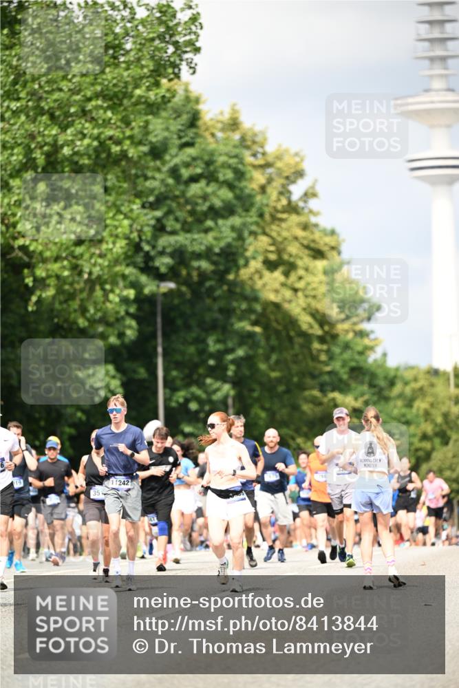 29.06.2025 - hella hamburg halbmarathon Dr. Thomas Lammeyer http://msf.ph/oto/8413844 29.06.2025 10:44:13 Kennedybrücke 1760, 2019, 2313, 2976, 3046, 3237, 3515, 3727, 3808, 3882, 3883, 3884, 4173, 4523, 4659, 4752, 5229, 5876, 5877, 6427, 6698, 6739, 7045, 7455, 7456, 7524, 7675, 7850, 7984, 8612, 8865, 8866, 9455, 9698, 9747, 9777, 10441, 10512, 10626, 10714, 10818, 10901, 11175, 11242 meine-sportfotos.de