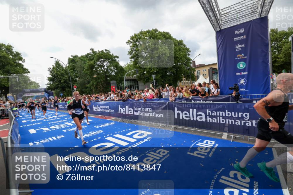 29.06.2025 - hella hamburg halbmarathon Zöllner http://msf.ph/oto/8413847 29.06.2025 10:48:00 Ziel 1604, 1613, 4528, 4601, 5022, 6377, 6836, 12808, 14730, 15333, 16766, 17451, 18206, 18922, 19198 meine-sportfotos.de