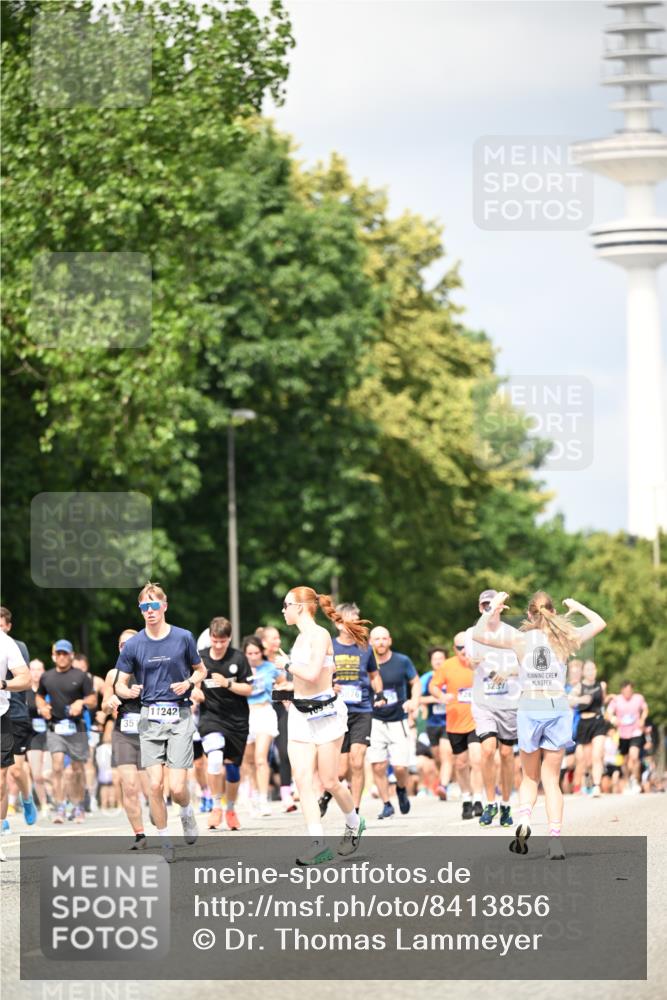 29.06.2025 - hella hamburg halbmarathon Dr. Thomas Lammeyer http://msf.ph/oto/8413856 29.06.2025 10:44:14 Kennedybrücke 1058, 1760, 2019, 2313, 2888, 2976, 3046, 3237, 3515, 3727, 3808, 3882, 3883, 3884, 4173, 4523, 4659, 4752, 5229, 5876, 5877, 6427, 6698, 6739, 7045, 7455, 7456, 7524, 7675, 7850, 7984, 8391, 8612, 8865, 8866, 9455, 9698, 9747, 9777, 10441, 10512, 10626, 10714, 10818, 10901, 11175, 11242 meine-sportfotos.de