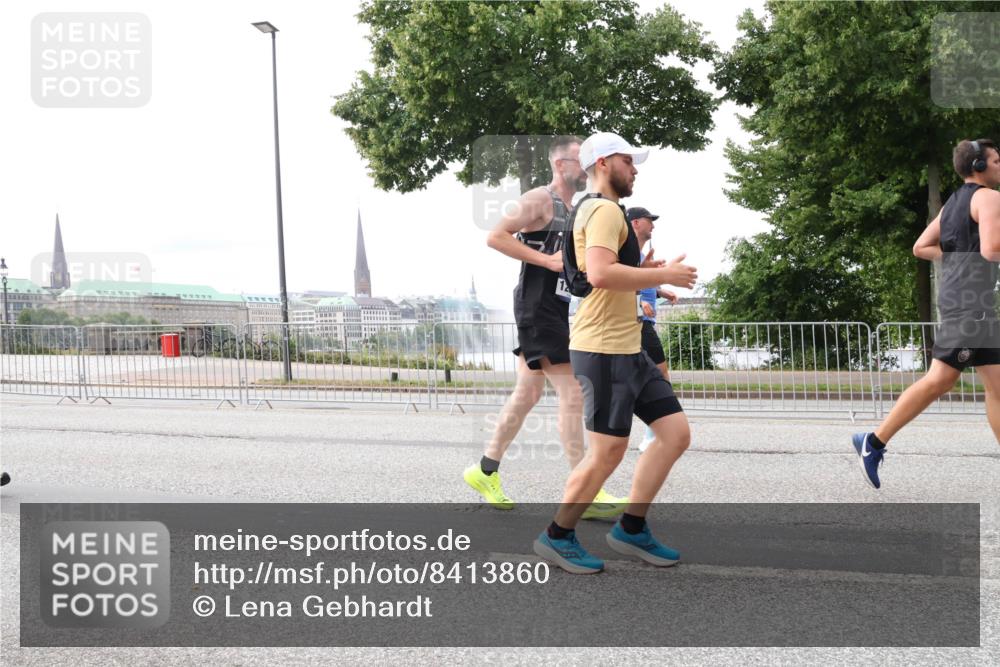 29.06.2025 - hella hamburg halbmarathon Lena Gebhardt http://msf.ph/oto/8413860 29.06.2025 10:25:57 Lombardsbrücke 1093, 1305, 1479, 1481, 3343, 3765, 4378, 4797, 5028, 5497, 6159, 6663, 8276, 8306, 8674, 8881, 9811, 10104, 10219, 10845, 10846, 11139, 11596, 11699, 11828, 11859, 12074, 12505, 12838, 12945, 12946, 13653, 13842, 14063, 14179, 14223, 14356, 14726, 14936, 15283, 16289, 16354, 16381, 16927, 17369, 19144 meine-sportfotos.de