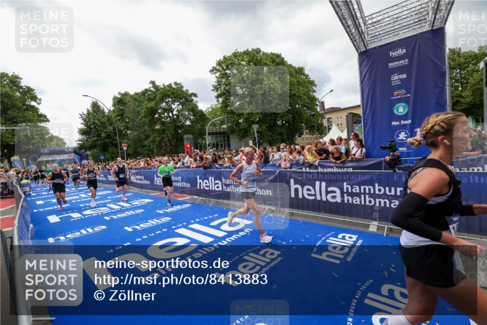 29.06.2025 - hella hamburg halbmarathon Zöllner http://msf.ph/oto/8413883 29.06.2025 10:48:01 Ziel 1604, 1613, 4528, 4601, 5022, 6377, 12808, 14730, 15333, 16766, 17451, 18206, 18922, 19198 meine-sportfotos.de