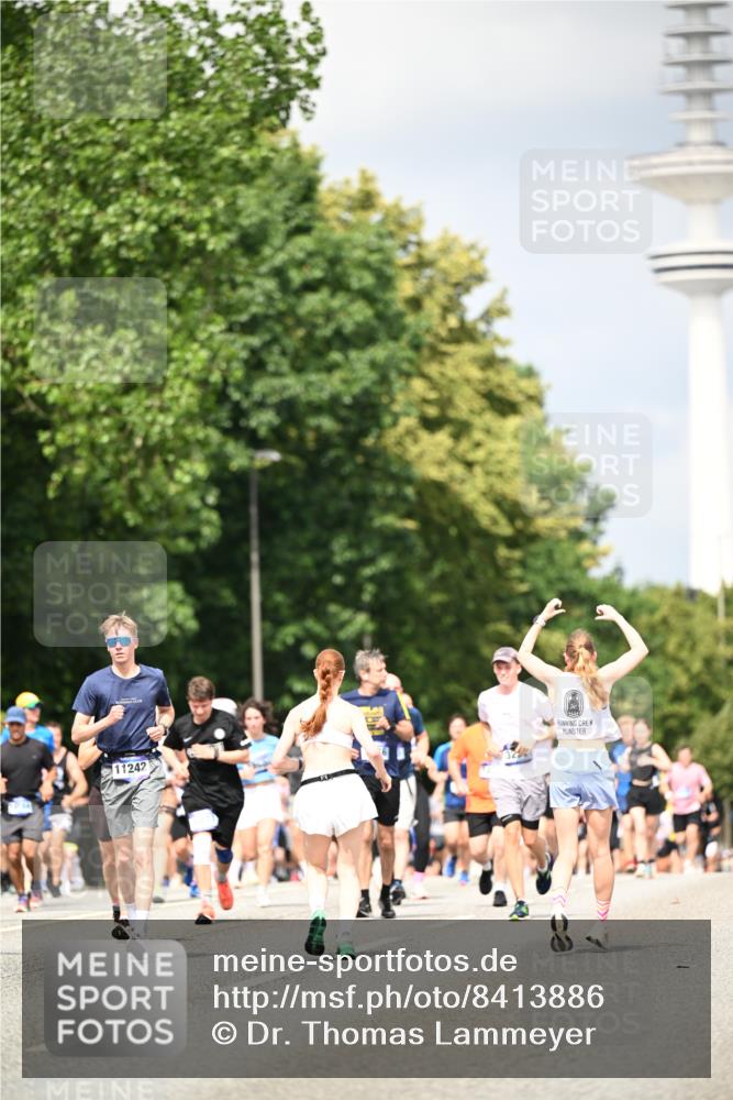 29.06.2025 - hella hamburg halbmarathon Dr. Thomas Lammeyer http://msf.ph/oto/8413886 29.06.2025 10:44:15 Kennedybrücke 1058, 1760, 2019, 2313, 2888, 2976, 3046, 3237, 3515, 3727, 3808, 3882, 3883, 3884, 4173, 4523, 4659, 4752, 5229, 5701, 5876, 5877, 6427, 6698, 6739, 6866, 6876, 7045, 7455, 7456, 7524, 7675, 7850, 7984, 8391, 8612, 8865, 8866, 9455, 9698, 9747, 9777, 10441, 10512, 10626, 10714, 10818, 11175, 11242 meine-sportfotos.de