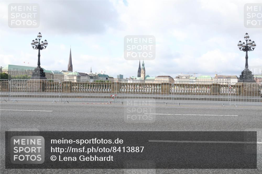 29.06.2025 - hella hamburg halbmarathon Lena Gebhardt http://msf.ph/oto/8413887 29.06.2025 08:55:53 Lombardsbrücke  meine-sportfotos.de