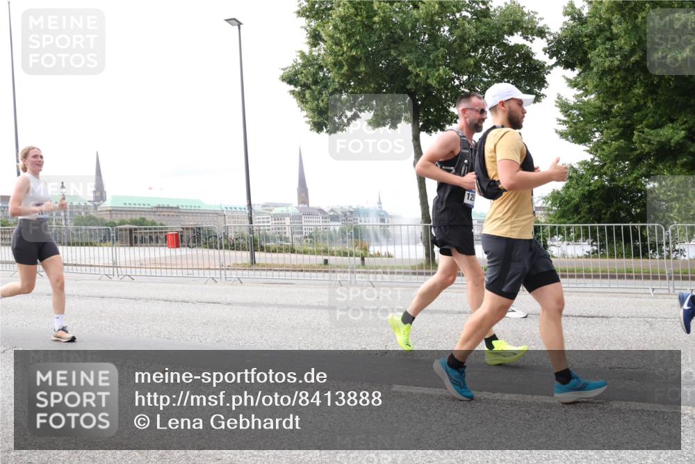 29.06.2025 - hella hamburg halbmarathon Lena Gebhardt http://msf.ph/oto/8413888 29.06.2025 10:25:57 Lombardsbrücke 125, 1093, 1305, 1479, 1481, 3343, 3765, 4378, 4797, 5028, 5497, 6159, 6663, 8276, 8306, 8674, 8881, 9811, 10104, 10219, 10845, 10846, 11139, 11596, 11699, 11828, 11859, 12074, 12505, 12838, 12945, 12946, 13653, 13842, 14063, 14179, 14223, 14356, 14726, 14936, 15283, 16289, 16354, 16381, 16927, 17369, 19144 meine-sportfotos.de