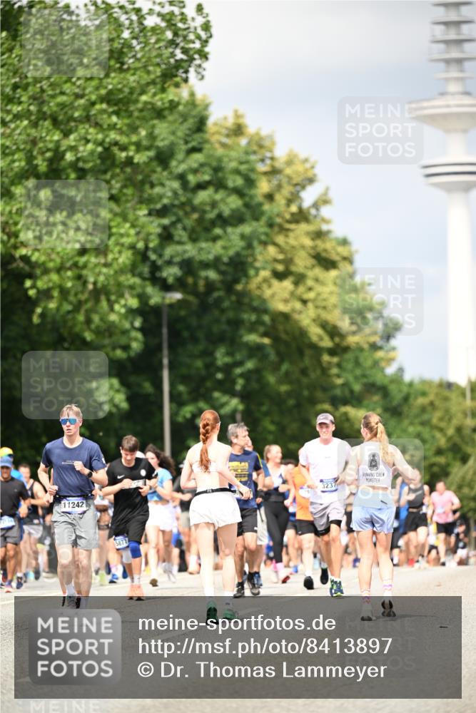 29.06.2025 - hella hamburg halbmarathon Dr. Thomas Lammeyer http://msf.ph/oto/8413897 29.06.2025 10:44:15 Kennedybrücke 1058, 1760, 2019, 2313, 2888, 2976, 3046, 3237, 3515, 3727, 3808, 3882, 3883, 3884, 4173, 4523, 4659, 4752, 5229, 5701, 5876, 5877, 6427, 6698, 6739, 6866, 6876, 7045, 7455, 7456, 7524, 7675, 7850, 7984, 8391, 8612, 8865, 8866, 9455, 9698, 9747, 9777, 10441, 10512, 10626, 10714, 10818, 11175, 11242 meine-sportfotos.de