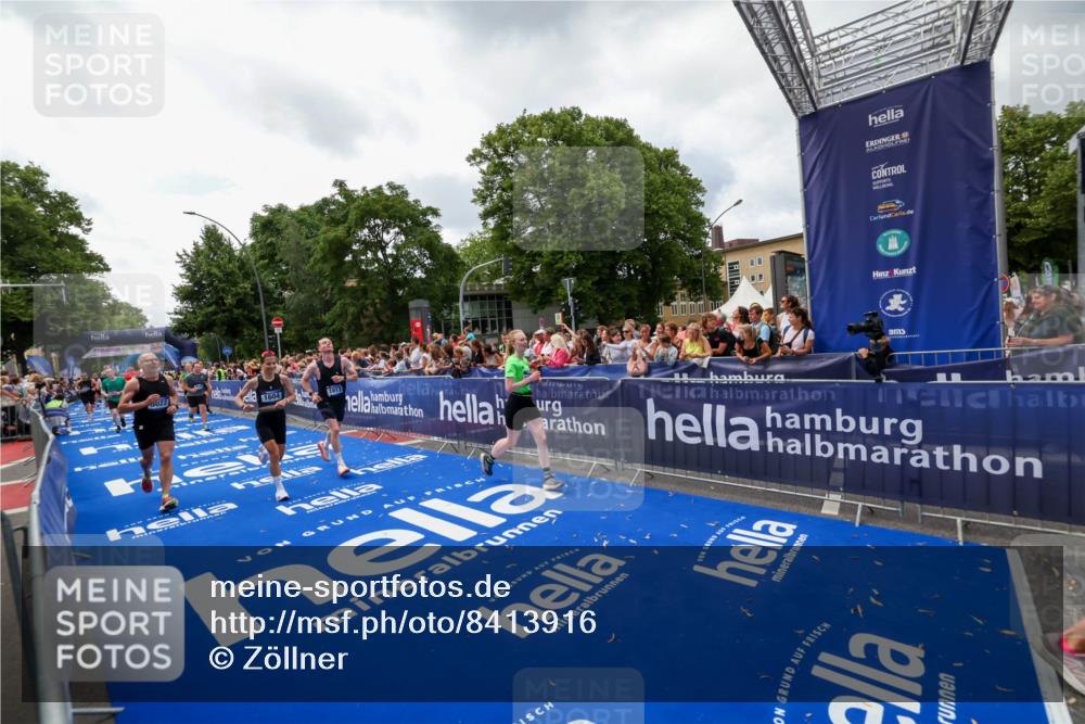 29.06.2025 - hella hamburg halbmarathon Zöllner http://msf.ph/oto/8413916 29.06.2025 10:48:02 Ziel 1086, 1604, 1613, 4528, 4601, 5022, 6377, 12724, 12747, 12808, 14730, 15333, 16766, 17451, 18206, 18922, 19198 meine-sportfotos.de