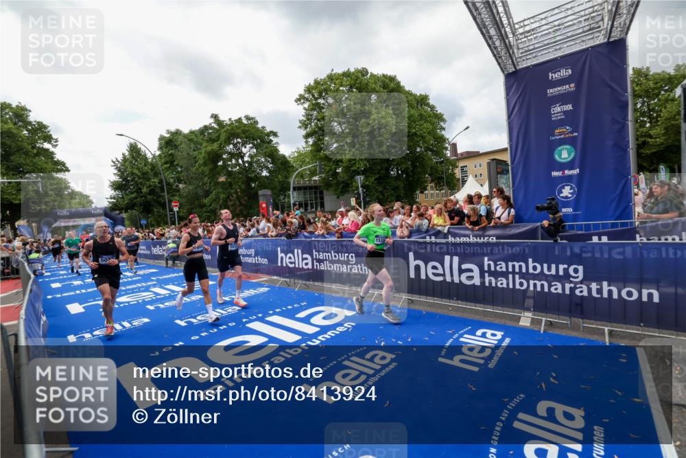 29.06.2025 - hella hamburg halbmarathon Zöllner http://msf.ph/oto/8413924 29.06.2025 10:48:03 Ziel 1086, 1604, 1613, 4528, 4601, 5022, 6377, 12706, 12724, 12747, 12808, 13570, 15333, 16766, 18206, 18922, 19198 meine-sportfotos.de