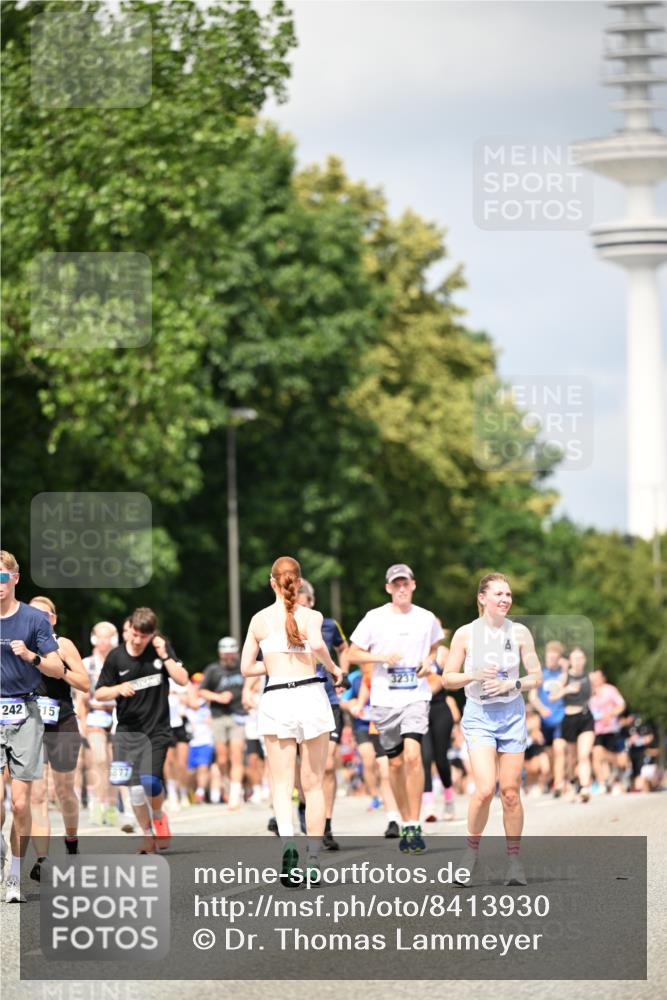 29.06.2025 - hella hamburg halbmarathon Dr. Thomas Lammeyer http://msf.ph/oto/8413930 29.06.2025 10:44:16 Kennedybrücke 1058, 1760, 2019, 2313, 2888, 2976, 3046, 3237, 3515, 3808, 3882, 3883, 3884, 4173, 4523, 4659, 4752, 5229, 5701, 5876, 5877, 6427, 6698, 6739, 6866, 6876, 7045, 7455, 7456, 7524, 7675, 7850, 7984, 8391, 8612, 8865, 8866, 9698, 9747, 9777, 10441, 10512, 10626, 10714, 10818, 11175, 11242 meine-sportfotos.de