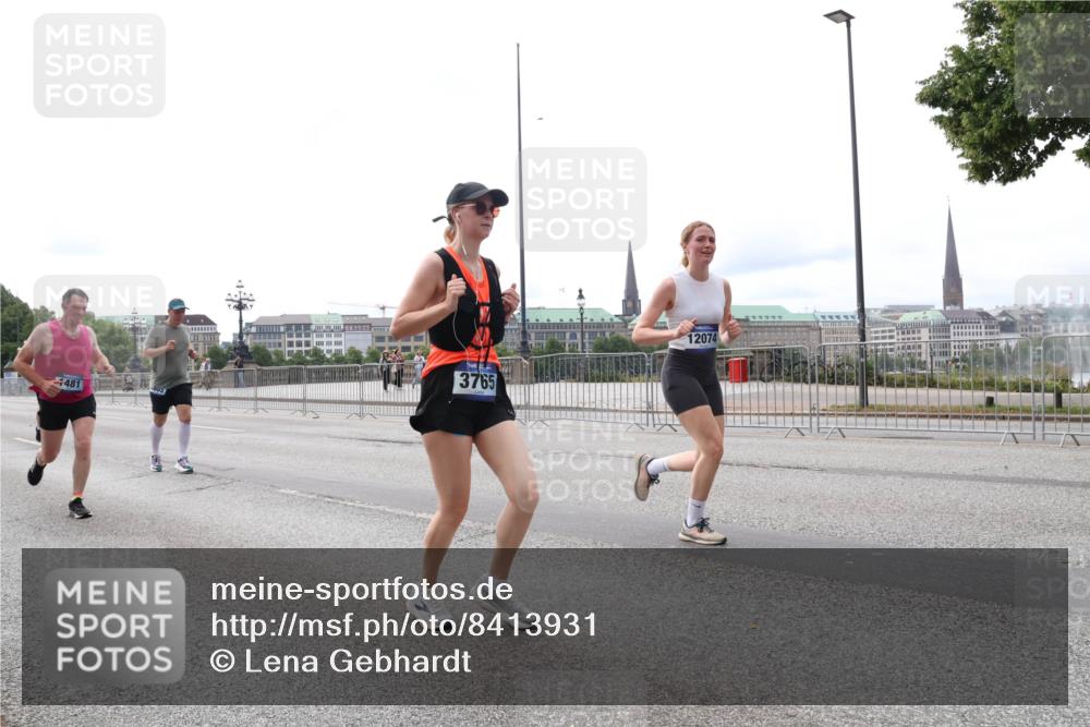 29.06.2025 - hella hamburg halbmarathon Lena Gebhardt http://msf.ph/oto/8413931 29.06.2025 10:25:57 Lombardsbrücke 481, 3765, 12074, 1093, 1305, 1479, 1481, 3343, 3765, 4378, 4797, 5028, 5497, 6159, 6663, 8276, 8306, 8674, 8881, 9811, 10104, 10219, 10845, 10846, 11139, 11596, 11699, 11828, 11859, 12074, 12505, 12838, 12945, 12946, 13653, 13842, 14063, 14179, 14223, 14356, 14726, 14936, 15283, 16289, 16354, 16381, 16927, 17369, 19144 meine-sportfotos.de