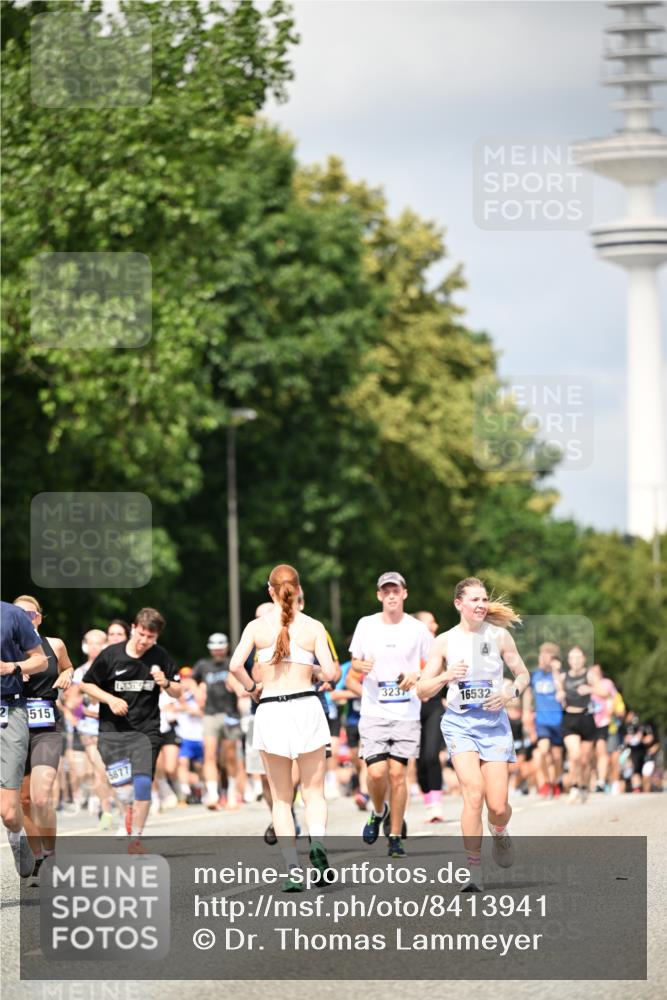29.06.2025 - hella hamburg halbmarathon Dr. Thomas Lammeyer http://msf.ph/oto/8413941 29.06.2025 10:44:17 Kennedybrücke 1058, 1760, 2019, 2313, 2888, 2976, 3046, 3237, 3515, 3808, 3882, 3883, 3884, 4173, 4523, 4659, 4752, 5229, 5263, 5701, 5876, 5877, 6427, 6698, 6739, 6866, 6876, 7045, 7455, 7456, 7524, 7675, 7850, 7984, 8107, 8391, 8612, 8865, 8866, 9698, 9747, 9777, 10441, 10512, 10626, 10714, 10818, 11175, 11242 meine-sportfotos.de