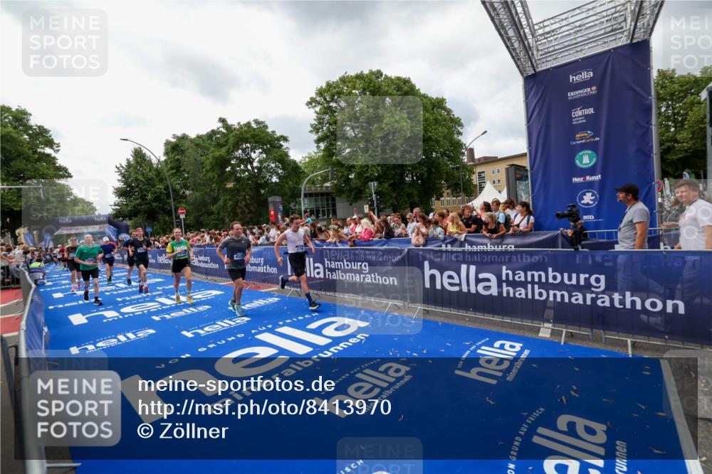 29.06.2025 - hella hamburg halbmarathon Zöllner http://msf.ph/oto/8413970 29.06.2025 10:48:05 Ziel 1086, 1604, 1613, 4324, 4528, 4601, 5022, 6377, 9638, 12706, 12724, 12747, 12808, 13570, 16149, 16766, 18206, 18922, 19198 meine-sportfotos.de