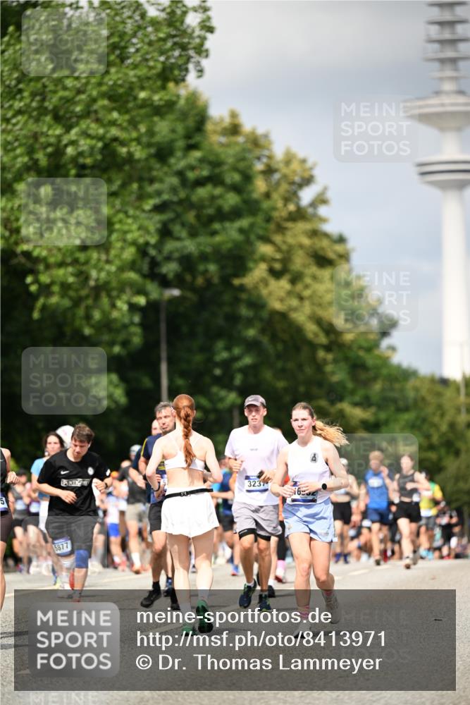 29.06.2025 - hella hamburg halbmarathon Dr. Thomas Lammeyer http://msf.ph/oto/8413971 29.06.2025 10:44:17 Kennedybrücke 1058, 1760, 2019, 2313, 2888, 2976, 3046, 3237, 3515, 3808, 3882, 3883, 3884, 4173, 4523, 4659, 4752, 5229, 5263, 5701, 5876, 5877, 6427, 6698, 6739, 6866, 6876, 7045, 7455, 7456, 7524, 7675, 7850, 7984, 8107, 8391, 8612, 8865, 8866, 9698, 9747, 9777, 10441, 10512, 10626, 10714, 10818, 11175, 11242 meine-sportfotos.de