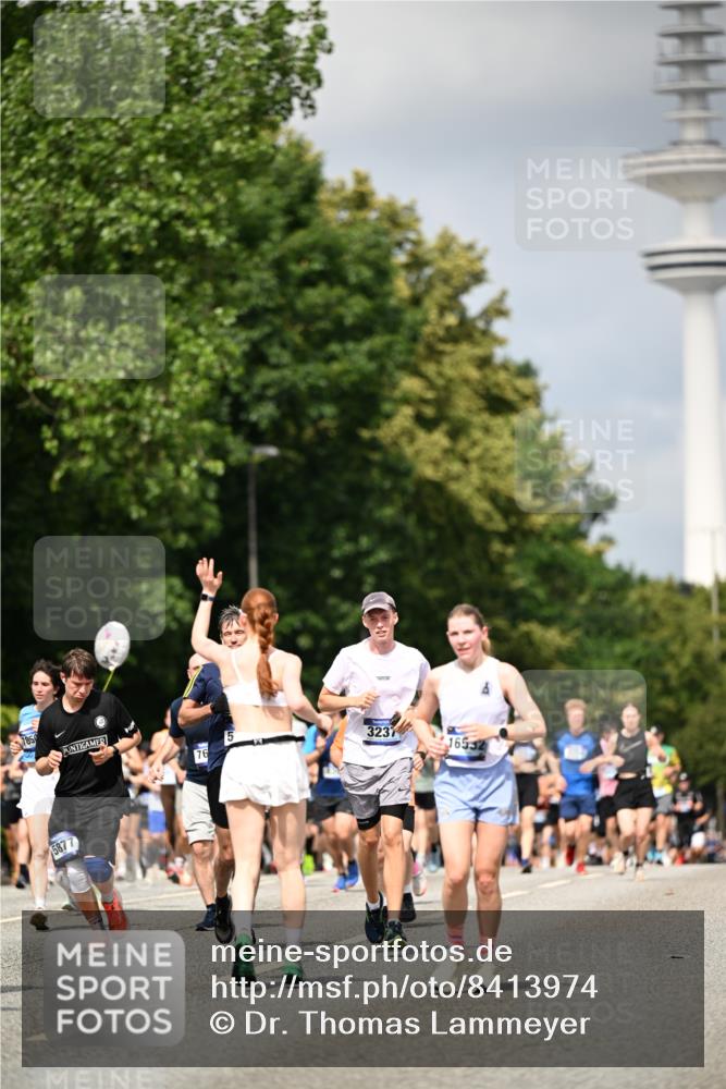 29.06.2025 - hella hamburg halbmarathon Dr. Thomas Lammeyer http://msf.ph/oto/8413974 29.06.2025 10:44:18 Kennedybrücke 1058, 1760, 2019, 2313, 2888, 2976, 3046, 3237, 3515, 3808, 3882, 3883, 3884, 4173, 4523, 4752, 5229, 5263, 5701, 5876, 5877, 6427, 6698, 6739, 6866, 6876, 7045, 7455, 7456, 7524, 7675, 7850, 7984, 8107, 8391, 8612, 8865, 8866, 9698, 9747, 9777, 10441, 10512, 10626, 10714, 10806, 10818, 11175, 11242 meine-sportfotos.de