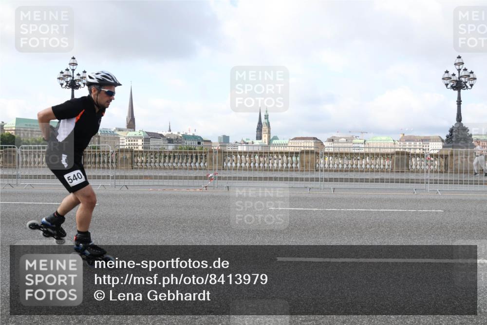 29.06.2025 - hella hamburg halbmarathon Lena Gebhardt http://msf.ph/oto/8413979 29.06.2025 08:55:53 Lombardsbrücke 540 meine-sportfotos.de