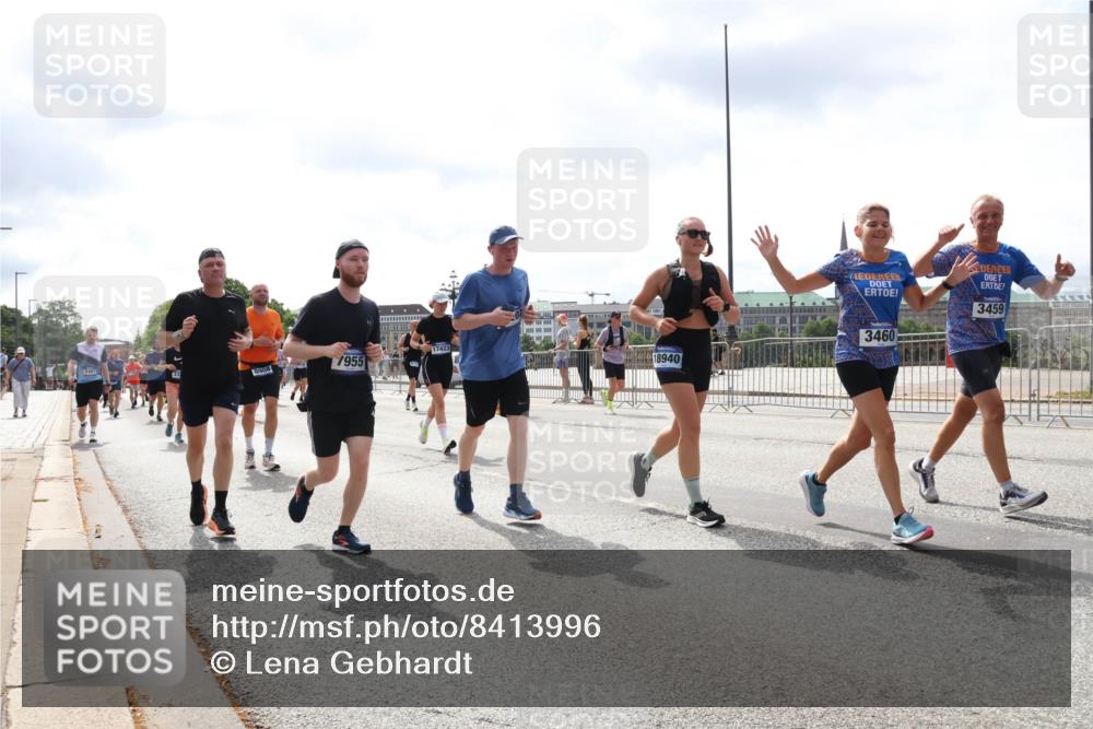 29.06.2025 - hella hamburg halbmarathon Lena Gebhardt http://msf.ph/oto/8413996 29.06.2025 10:42:05 Lombardsbrücke 3459, 17423, 3460, 9467, 7955, 8908, 118940, 1039, 1150, 1360, 1509, 1624, 1648, 1712, 1752, 2145, 2523, 2974, 3276, 3326, 3459, 3460, 3568, 4329, 4353, 4541, 4735, 4736, 4787, 4885, 4891, 4892, 5419, 5432, 5671, 6136, 6137, 6153, 6320, 6430, 6436, 6450, 6618, 6828, 6837, 6846, 6917, 7357, 7477, 7557, 7955, 7968, 8004, 8014, 8162, 8163, 8300, 8301, 8443, 8459, 8712, 8897, 8908, 9008, 9223, 9370, 9467, 9588, 10027, 10623, 11011 meine-sportfotos.de