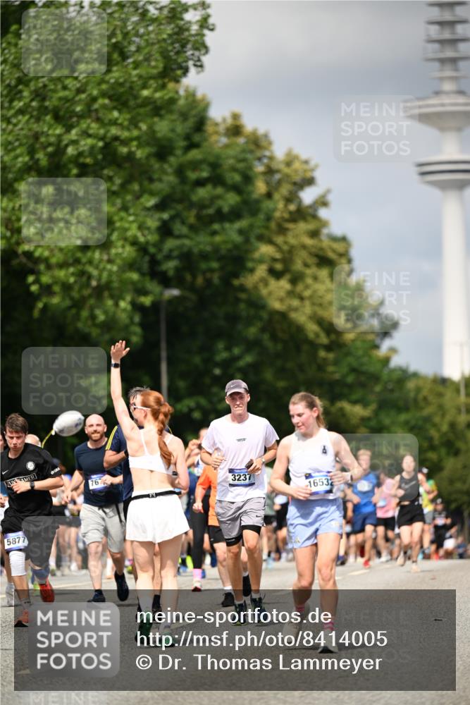 29.06.2025 - hella hamburg halbmarathon Dr. Thomas Lammeyer http://msf.ph/oto/8414005 29.06.2025 10:44:19 Kennedybrücke 1058, 1760, 2019, 2313, 2888, 2976, 3046, 3237, 3515, 3808, 3882, 3883, 3884, 4173, 4752, 5229, 5263, 5701, 5876, 5877, 5901, 6427, 6739, 6866, 6876, 7045, 7455, 7456, 7524, 7675, 7850, 7984, 8107, 8391, 8612, 8865, 8866, 9698, 9747, 9777, 10441, 10512, 10626, 10714, 10806, 10818, 11175, 11242 meine-sportfotos.de