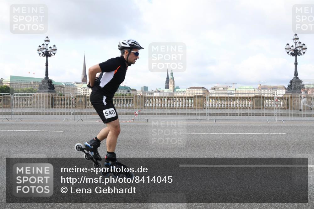 29.06.2025 - hella hamburg halbmarathon Lena Gebhardt http://msf.ph/oto/8414045 29.06.2025 08:55:54 Lombardsbrücke 540 meine-sportfotos.de