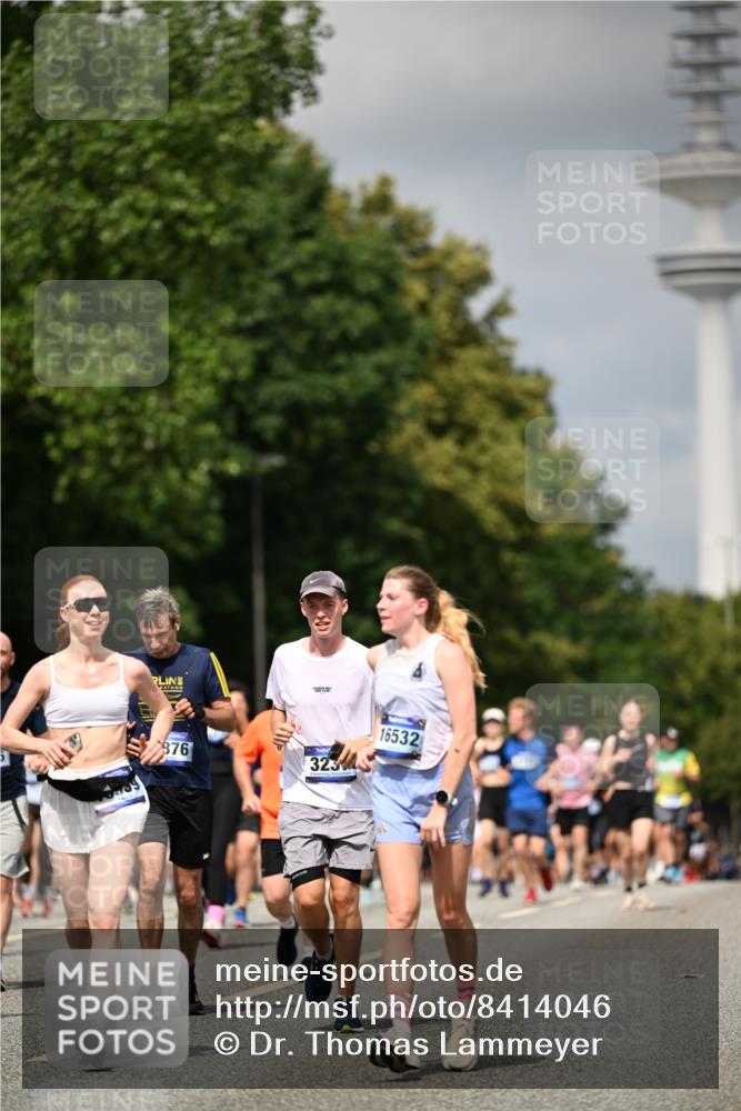29.06.2025 - hella hamburg halbmarathon Dr. Thomas Lammeyer http://msf.ph/oto/8414046 29.06.2025 10:44:21 Kennedybrücke 1058, 1760, 2019, 2313, 2888, 2976, 3046, 3237, 3515, 3808, 3882, 3883, 3884, 4173, 4752, 5229, 5263, 5654, 5701, 5876, 5877, 5901, 6427, 6739, 6866, 6876, 7045, 7174, 7455, 7456, 7524, 7675, 7850, 7984, 8107, 8391, 8612, 8865, 8866, 9495, 9698, 9747, 9777, 10441, 10512, 10626, 10806, 10818, 11175, 11242 meine-sportfotos.de