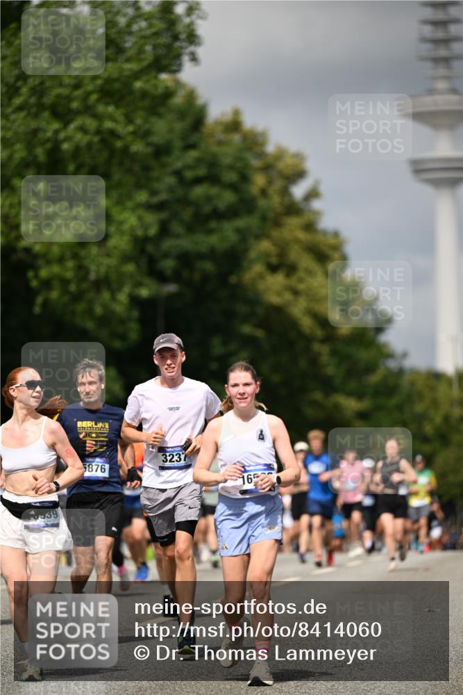 29.06.2025 - hella hamburg halbmarathon Dr. Thomas Lammeyer http://msf.ph/oto/8414060 29.06.2025 10:44:21 Kennedybrücke 1058, 1760, 2019, 2313, 2888, 2976, 3046, 3237, 3515, 3808, 3882, 3883, 3884, 4173, 4752, 5229, 5263, 5654, 5701, 5876, 5877, 5901, 6427, 6739, 6866, 6876, 7045, 7174, 7455, 7456, 7524, 7675, 7850, 7984, 8107, 8391, 8612, 8865, 8866, 9495, 9698, 9747, 9777, 10441, 10512, 10626, 10806, 10818, 11175, 11242 meine-sportfotos.de
