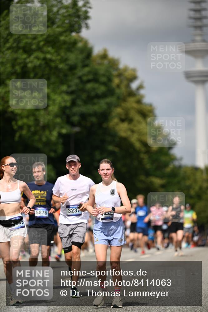 29.06.2025 - hella hamburg halbmarathon Dr. Thomas Lammeyer http://msf.ph/oto/8414063 29.06.2025 10:44:21 Kennedybrücke 1058, 1760, 2019, 2313, 2888, 2976, 3046, 3237, 3515, 3808, 3882, 3883, 3884, 4173, 4752, 5229, 5263, 5654, 5701, 5876, 5877, 5901, 6427, 6739, 6866, 6876, 7045, 7174, 7455, 7456, 7524, 7675, 7850, 7984, 8107, 8391, 8612, 8865, 8866, 9495, 9698, 9747, 9777, 10441, 10512, 10626, 10806, 10818, 11175, 11242 meine-sportfotos.de