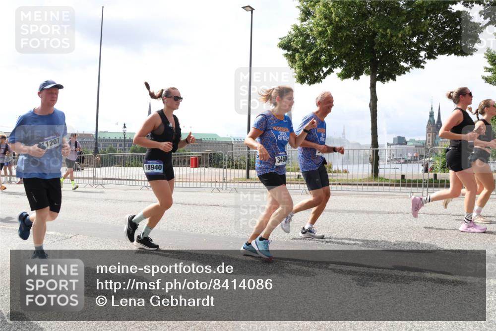 29.06.2025 - hella hamburg halbmarathon Lena Gebhardt http://msf.ph/oto/8414086 29.06.2025 10:42:06 Lombardsbrücke 1207, 3460, 18940, 1039, 1150, 1360, 1509, 1624, 1648, 1712, 1752, 2145, 2523, 2974, 3276, 3326, 3459, 3460, 3568, 4329, 4353, 4541, 4735, 4736, 4787, 4885, 4891, 4892, 5419, 5432, 5671, 5810, 6136, 6137, 6153, 6320, 6430, 6436, 6450, 6618, 6828, 6837, 6846, 6917, 7260, 7357, 7477, 7557, 7955, 7968, 8004, 8014, 8162, 8163, 8300, 8301, 8443, 8459, 8712, 8897, 8908, 9008, 9223, 9370, 9467, 9588, 10027, 10623 meine-sportfotos.de