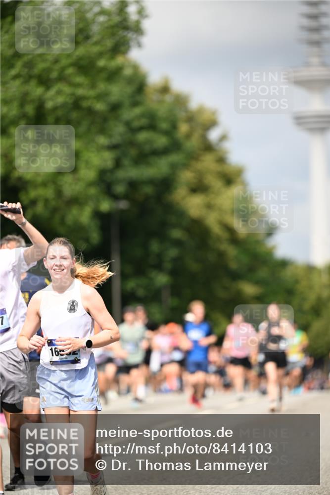 29.06.2025 - hella hamburg halbmarathon Dr. Thomas Lammeyer http://msf.ph/oto/8414103 29.06.2025 10:44:23 Kennedybrücke 1058, 1586, 2019, 2313, 2888, 2976, 3237, 3515, 3808, 3882, 3883, 3884, 4173, 4752, 5229, 5263, 5654, 5701, 5876, 5877, 5901, 6427, 6866, 6876, 7045, 7174, 7455, 7456, 7524, 7675, 7850, 7984, 8107, 8391, 8612, 8865, 8866, 9495, 9698, 9747, 9777, 10441, 10512, 10626, 10806, 10818, 10833, 11175, 11242, 11244 meine-sportfotos.de