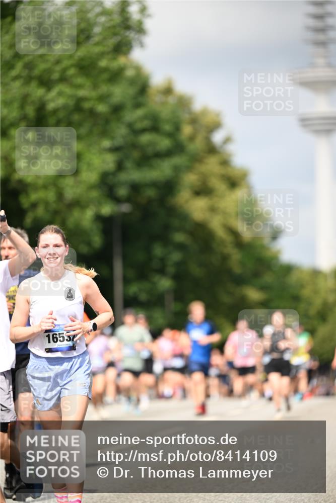 29.06.2025 - hella hamburg halbmarathon Dr. Thomas Lammeyer http://msf.ph/oto/8414109 29.06.2025 10:44:23 Kennedybrücke 1058, 1586, 2019, 2313, 2888, 2976, 3237, 3515, 3808, 3882, 3883, 3884, 4173, 4752, 5229, 5263, 5654, 5701, 5876, 5877, 5901, 6427, 6866, 6876, 7045, 7174, 7455, 7456, 7524, 7675, 7850, 7984, 8107, 8391, 8612, 8865, 8866, 9495, 9698, 9747, 9777, 10441, 10512, 10626, 10806, 10818, 10833, 11175, 11242, 11244 meine-sportfotos.de