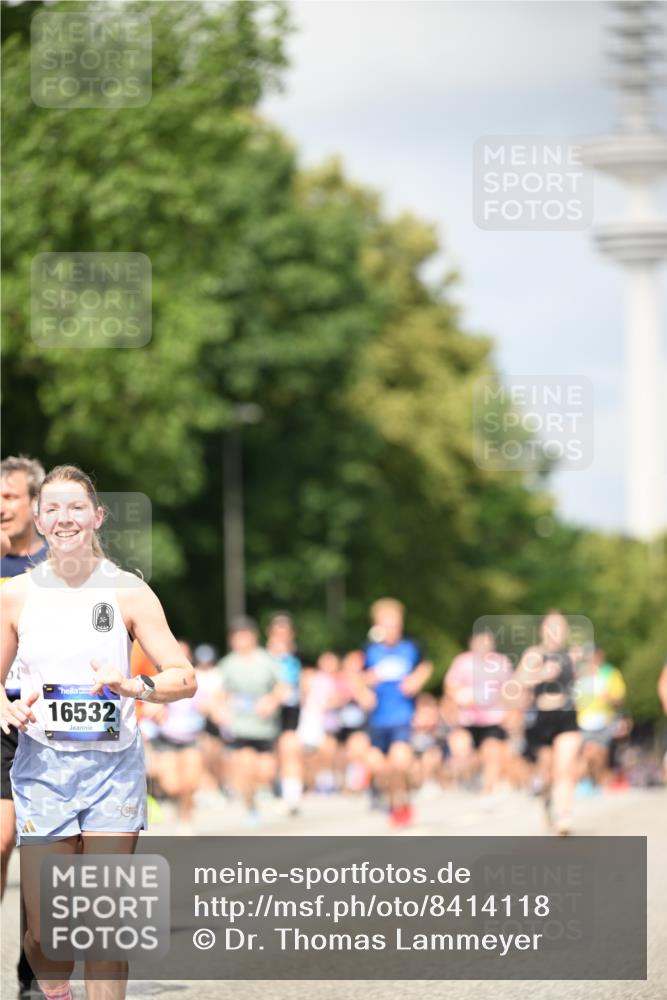 29.06.2025 - hella hamburg halbmarathon Dr. Thomas Lammeyer http://msf.ph/oto/8414118 29.06.2025 10:44:23 Kennedybrücke 1058, 1586, 2019, 2313, 2888, 2976, 3237, 3515, 3808, 3882, 3883, 3884, 4173, 4752, 5229, 5263, 5654, 5701, 5876, 5877, 5901, 6427, 6866, 6876, 7045, 7174, 7455, 7456, 7524, 7675, 7850, 7984, 8107, 8391, 8612, 8865, 8866, 9495, 9698, 9747, 9777, 10441, 10512, 10626, 10806, 10818, 10833, 11175, 11242, 11244 meine-sportfotos.de