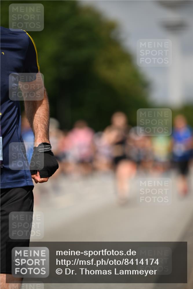 29.06.2025 - hella hamburg halbmarathon Dr. Thomas Lammeyer http://msf.ph/oto/8414174 29.06.2025 10:44:28 Kennedybrücke 1058, 1291, 1586, 1899, 2019, 2515, 2572, 2888, 2976, 3237, 3515, 3808, 3882, 3883, 3884, 4173, 4271, 4752, 5229, 5263, 5654, 5701, 5876, 5877, 5901, 5975, 6673, 6866, 6876, 6920, 7174, 7455, 7456, 7524, 7675, 7850, 7984, 8107, 8391, 8612, 8865, 8866, 8984, 9187, 9468, 9495, 9698, 9747, 10626, 10806, 10818, 10833, 11242, 11244 meine-sportfotos.de