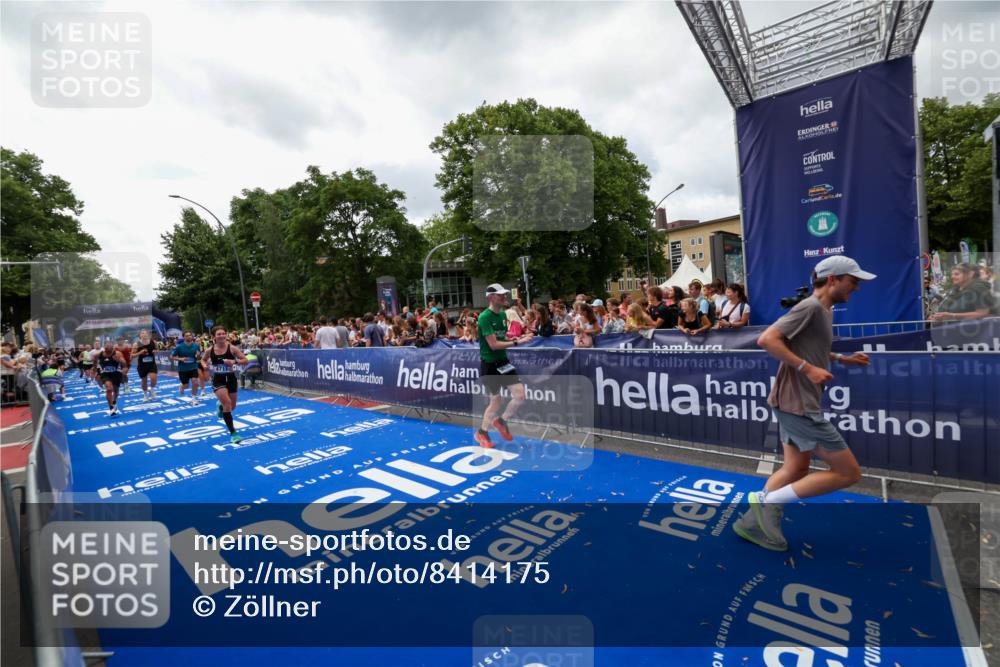 29.06.2025 - hella hamburg halbmarathon Zöllner http://msf.ph/oto/8414175 29.06.2025 10:48:13 Ziel 1914, 4324, 4711, 8916, 9544, 9626, 9638, 12685, 14192, 14814, 15590, 15973, 15981, 16094, 16149, 16269 meine-sportfotos.de
