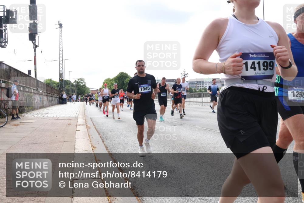 29.06.2025 - hella hamburg halbmarathon Lena Gebhardt http://msf.ph/oto/8414179 29.06.2025 10:17:25 Lombardsbrücke 7945, 2860, 14199, 1298, 1015, 1083, 1137, 1204, 1274, 1298, 1331, 1348, 1356, 1458, 1477, 1553, 1795, 2225, 2259, 2305, 2548, 2860, 2908, 3210, 3464, 3466, 3622, 3802, 3803, 4194, 4218, 4852, 5002, 5023, 5390, 5929, 5930, 5995, 6126, 6128, 6254, 6336, 6352, 6520, 6522, 6786, 7011, 7114, 7115, 7257, 7258, 7291, 7345, 7376, 7410, 7413, 7445, 7566, 7647, 7844, 7928, 7945, 8144, 8210, 8253, 8263, 8309, 8351, 8433, 8513, 8558, 8895, 8983, 9152, 9259, 9848 meine-sportfotos.de