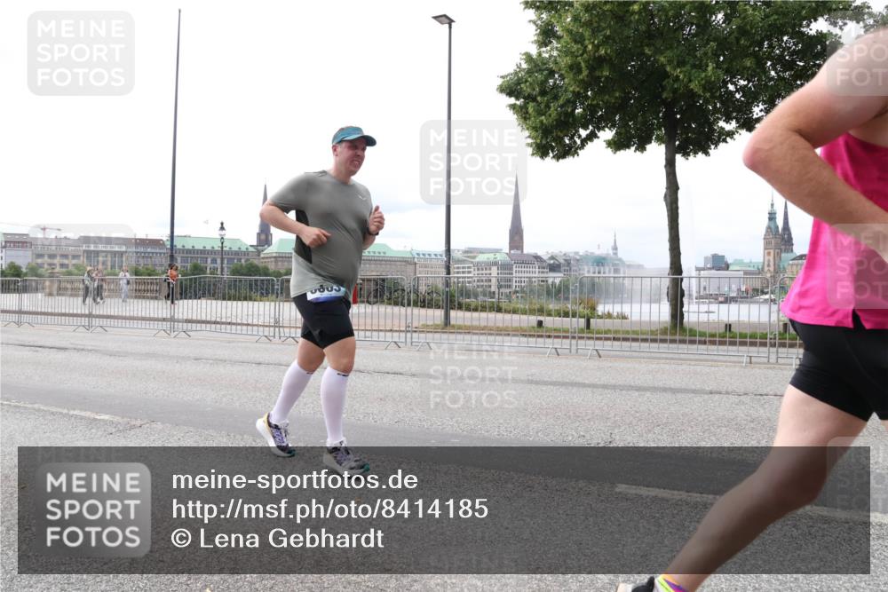 29.06.2025 - hella hamburg halbmarathon Lena Gebhardt http://msf.ph/oto/8414185 29.06.2025 10:26:00 Lombardsbrücke 1093, 1305, 1479, 1481, 3343, 3617, 3765, 4378, 4797, 5028, 5497, 6159, 6663, 8276, 8306, 8674, 8881, 9811, 10104, 10219, 11107, 11139, 11596, 11699, 11828, 11859, 12074, 12505, 12826, 12827, 12838, 12945, 12946, 13653, 14063, 14179, 14223, 14356, 14726, 14936, 15283, 16289, 16354, 16381, 16927, 17369, 19144 meine-sportfotos.de