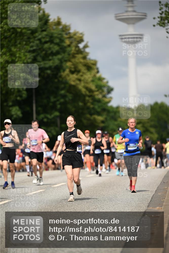 29.06.2025 - hella hamburg halbmarathon Dr. Thomas Lammeyer http://msf.ph/oto/8414187 29.06.2025 10:44:29 Kennedybrücke 1058, 1291, 1586, 1899, 2019, 2515, 2572, 2888, 2976, 3237, 3515, 3808, 3882, 3883, 3884, 4173, 4271, 4752, 5229, 5263, 5654, 5701, 5876, 5877, 5901, 5975, 6673, 6866, 6876, 6920, 7174, 7455, 7456, 7524, 7675, 7850, 7984, 8107, 8391, 8612, 8865, 8866, 8984, 9187, 9468, 9495, 9698, 9747, 10626, 10806, 10818, 10833, 11242, 11244 meine-sportfotos.de