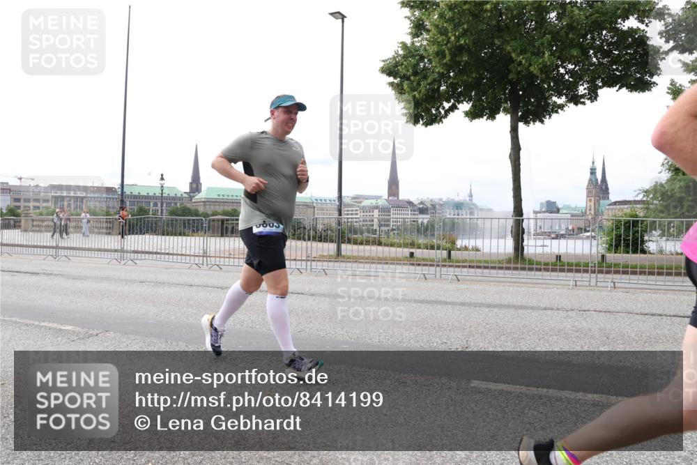 29.06.2025 - hella hamburg halbmarathon Lena Gebhardt http://msf.ph/oto/8414199 29.06.2025 10:26:00 Lombardsbrücke 1093, 1305, 1479, 1481, 3343, 3617, 3765, 4378, 4797, 5028, 5497, 6159, 6663, 8276, 8306, 8674, 8881, 9811, 10104, 10219, 11107, 11139, 11596, 11699, 11828, 11859, 12074, 12505, 12826, 12827, 12838, 12945, 12946, 13653, 14063, 14179, 14223, 14356, 14726, 14936, 15283, 16289, 16354, 16381, 16927, 17369, 19144 meine-sportfotos.de