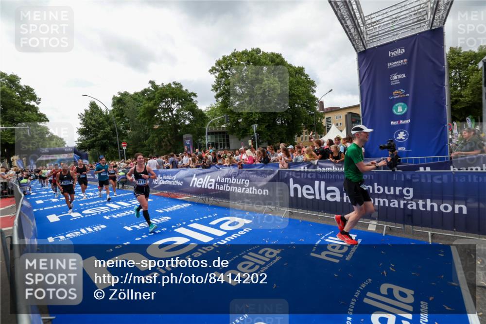 29.06.2025 - hella hamburg halbmarathon Zöllner http://msf.ph/oto/8414202 29.06.2025 10:48:13 Ziel 1914, 4324, 4711, 8916, 9544, 9626, 9638, 12685, 14192, 14814, 15590, 15973, 15981, 16094, 16149, 16269 meine-sportfotos.de