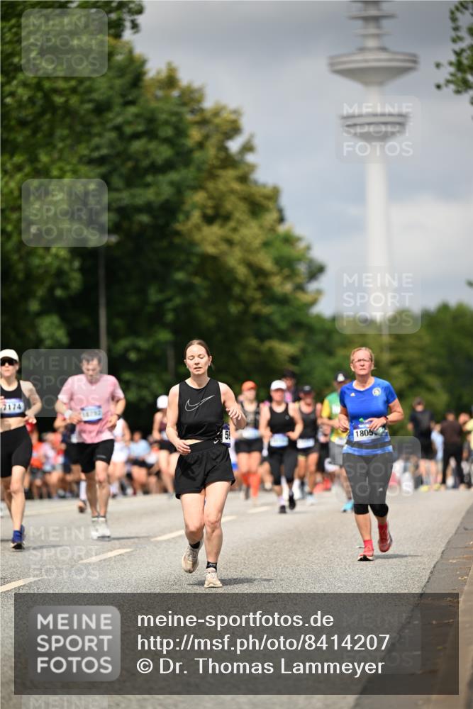 29.06.2025 - hella hamburg halbmarathon Dr. Thomas Lammeyer http://msf.ph/oto/8414207 29.06.2025 10:44:30 Kennedybrücke 1058, 1291, 1586, 1899, 2019, 2515, 2572, 2888, 3237, 3515, 3808, 3882, 3883, 3884, 4173, 4271, 4752, 5229, 5263, 5654, 5701, 5702, 5876, 5877, 5901, 5975, 6673, 6866, 6876, 6920, 7174, 7455, 7456, 7524, 7675, 7850, 7984, 8107, 8391, 8612, 8865, 8866, 8984, 9187, 9468, 9495, 9747, 9977, 10626, 10806, 10818, 10833, 11242, 11244 meine-sportfotos.de