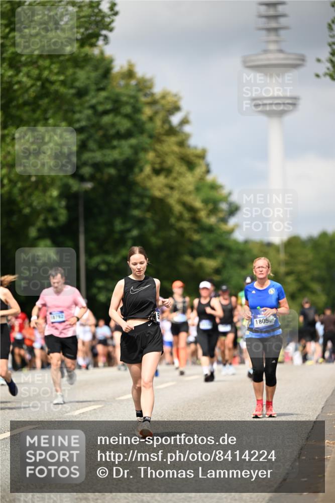 29.06.2025 - hella hamburg halbmarathon Dr. Thomas Lammeyer http://msf.ph/oto/8414224 29.06.2025 10:44:30 Kennedybrücke 1058, 1291, 1586, 1899, 2019, 2515, 2572, 2888, 3237, 3515, 3808, 3882, 3883, 3884, 4173, 4271, 4752, 5229, 5263, 5654, 5701, 5702, 5876, 5877, 5901, 5975, 6673, 6866, 6876, 6920, 7174, 7455, 7456, 7524, 7675, 7850, 7984, 8107, 8391, 8612, 8865, 8866, 8984, 9187, 9468, 9495, 9747, 9977, 10626, 10806, 10818, 10833, 11242, 11244 meine-sportfotos.de