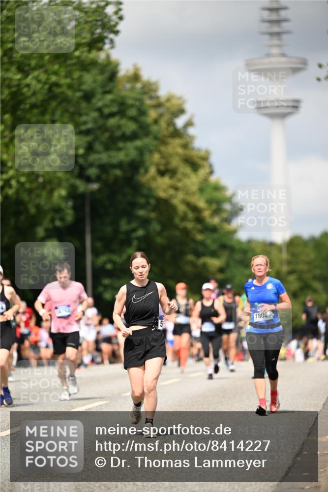 29.06.2025 - hella hamburg halbmarathon Dr. Thomas Lammeyer http://msf.ph/oto/8414227 29.06.2025 10:44:30 Kennedybrücke 1058, 1291, 1586, 1899, 2019, 2515, 2572, 2888, 3237, 3515, 3808, 3882, 3883, 3884, 4173, 4271, 4752, 5229, 5263, 5654, 5701, 5702, 5876, 5877, 5901, 5975, 6673, 6866, 6876, 6920, 7174, 7455, 7456, 7524, 7675, 7850, 7984, 8107, 8391, 8612, 8865, 8866, 8984, 9187, 9468, 9495, 9747, 9977, 10626, 10806, 10818, 10833, 11242, 11244 meine-sportfotos.de