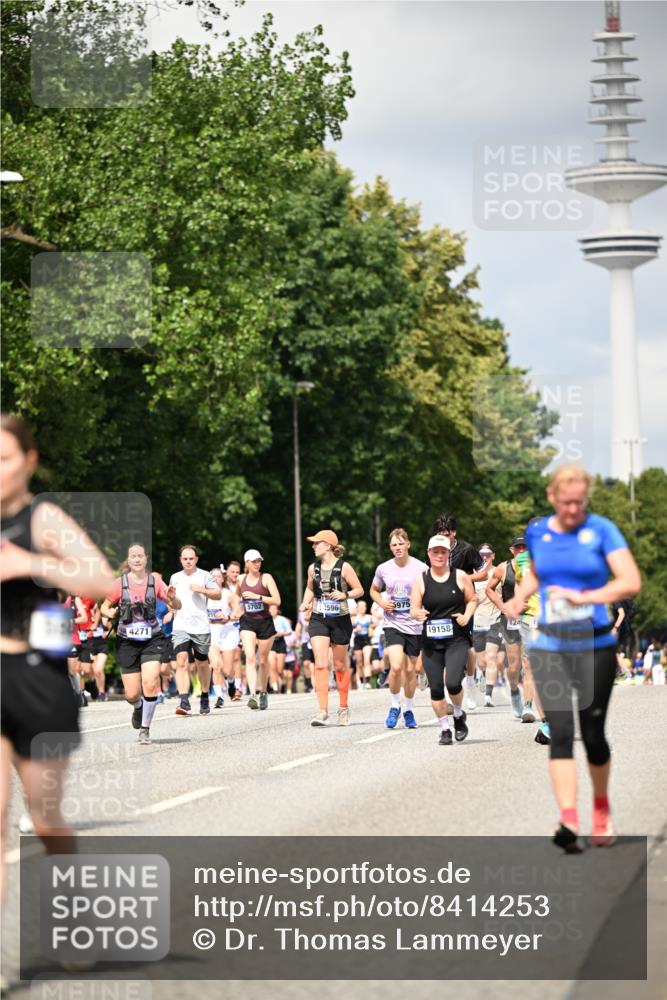 29.06.2025 - hella hamburg halbmarathon Dr. Thomas Lammeyer http://msf.ph/oto/8414253 29.06.2025 10:44:34 Kennedybrücke 1058, 1291, 1586, 1899, 2019, 2109, 2254, 2515, 2572, 2888, 3237, 3515, 3607, 3808, 3883, 3884, 4271, 5229, 5263, 5654, 5701, 5702, 5876, 5877, 5901, 5975, 6673, 6866, 6876, 6920, 7174, 7455, 7456, 7675, 7850, 7984, 8107, 8391, 8815, 8984, 9187, 9468, 9495, 9747, 9977, 10806, 10833, 11242, 11244 meine-sportfotos.de