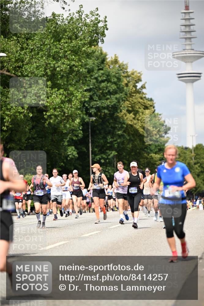 29.06.2025 - hella hamburg halbmarathon Dr. Thomas Lammeyer http://msf.ph/oto/8414257 29.06.2025 10:44:34 Kennedybrücke 1058, 1291, 1586, 1899, 2019, 2109, 2254, 2515, 2572, 2888, 3237, 3515, 3607, 3808, 3883, 3884, 4271, 5229, 5263, 5654, 5701, 5702, 5876, 5877, 5901, 5975, 6673, 6866, 6876, 6920, 7174, 7455, 7456, 7675, 7850, 7984, 8107, 8391, 8815, 8984, 9187, 9468, 9495, 9747, 9977, 10806, 10833, 11242, 11244 meine-sportfotos.de