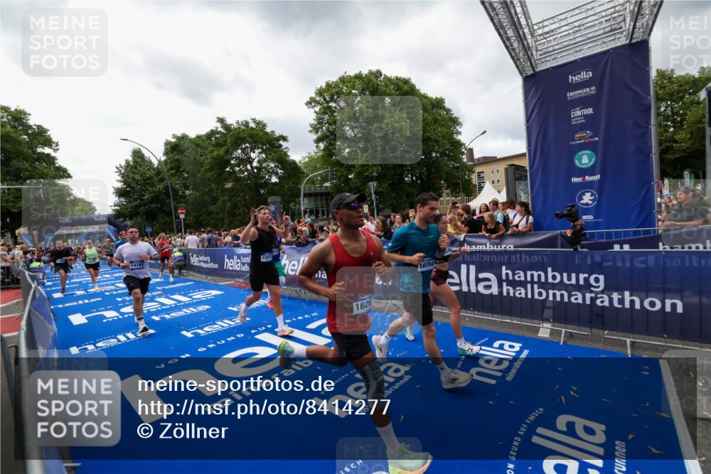 29.06.2025 - hella hamburg halbmarathon Zöllner http://msf.ph/oto/8414277 29.06.2025 10:48:16 Ziel 1914, 7599, 8916, 9544, 9626, 11211, 12685, 14192, 14797, 14814, 15590, 15629, 15973, 15981, 16094, 16269, 18963, 19127 meine-sportfotos.de
