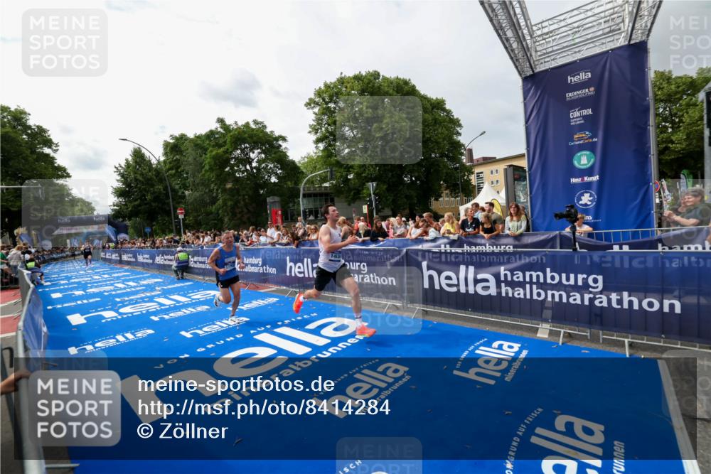 29.06.2025 - hella hamburg halbmarathon Zöllner http://msf.ph/oto/8414284 29.06.2025 10:25:01 Ziel 2483, 10867, 14836, 17752 meine-sportfotos.de