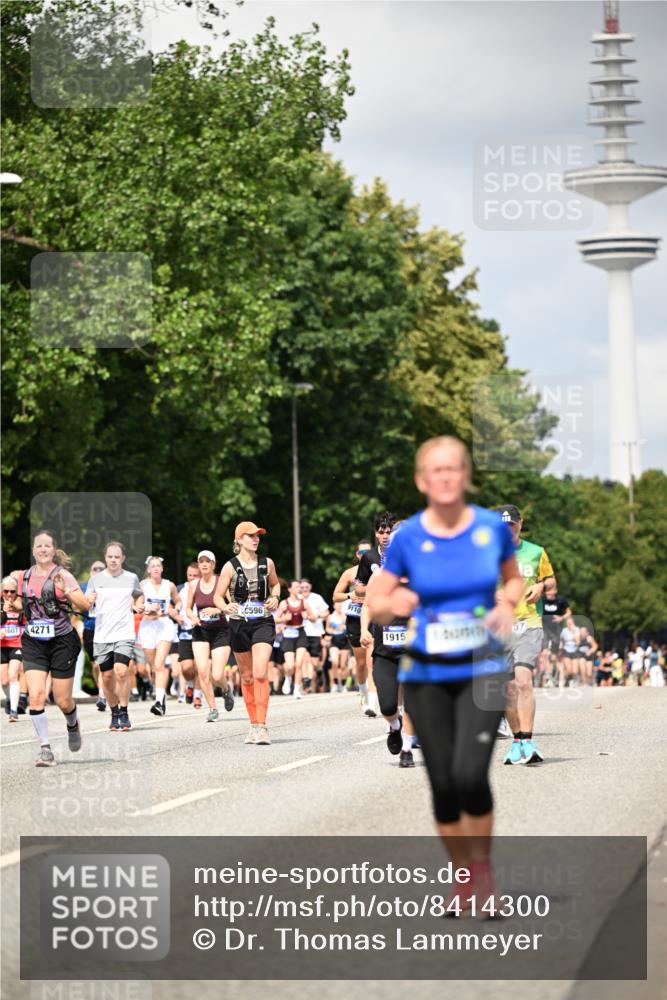 29.06.2025 - hella hamburg halbmarathon Dr. Thomas Lammeyer http://msf.ph/oto/8414300 29.06.2025 10:44:36 Kennedybrücke 1058, 1291, 1586, 1899, 2019, 2109, 2254, 2515, 2572, 2888, 3237, 3515, 3607, 3808, 3883, 4271, 5229, 5263, 5654, 5701, 5702, 5876, 5877, 5901, 5975, 6363, 6673, 6866, 6876, 6920, 7174, 7455, 7456, 7675, 7850, 7984, 8107, 8391, 8815, 8984, 9187, 9468, 9495, 9747, 9977, 10806, 10833, 11242, 11244 meine-sportfotos.de