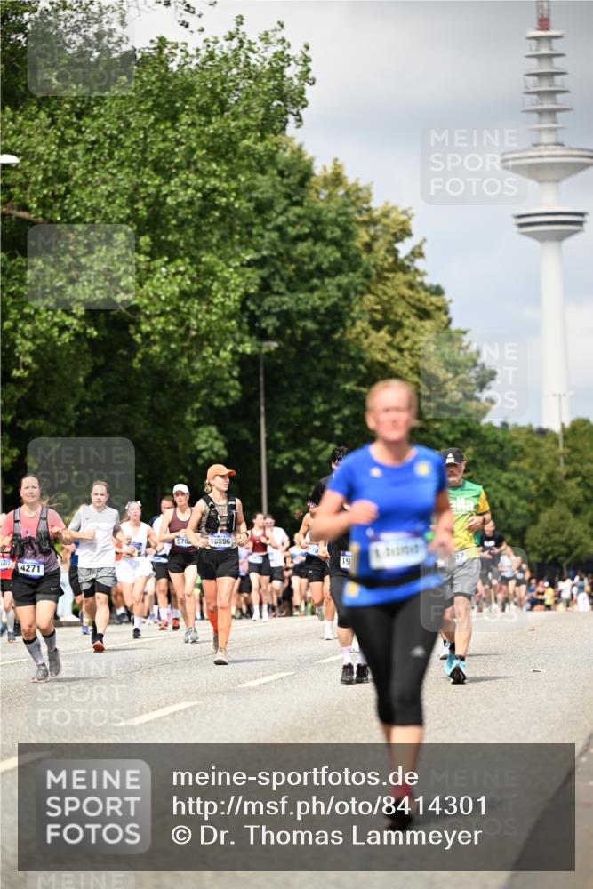 29.06.2025 - hella hamburg halbmarathon Dr. Thomas Lammeyer http://msf.ph/oto/8414301 29.06.2025 10:44:36 Kennedybrücke 1058, 1291, 1586, 1899, 2019, 2109, 2254, 2515, 2572, 2888, 3237, 3515, 3607, 3808, 3883, 4271, 5229, 5263, 5654, 5701, 5702, 5876, 5877, 5901, 5975, 6363, 6673, 6866, 6876, 6920, 7174, 7455, 7456, 7675, 7850, 7984, 8107, 8391, 8815, 8984, 9187, 9468, 9495, 9747, 9977, 10806, 10833, 11242, 11244 meine-sportfotos.de