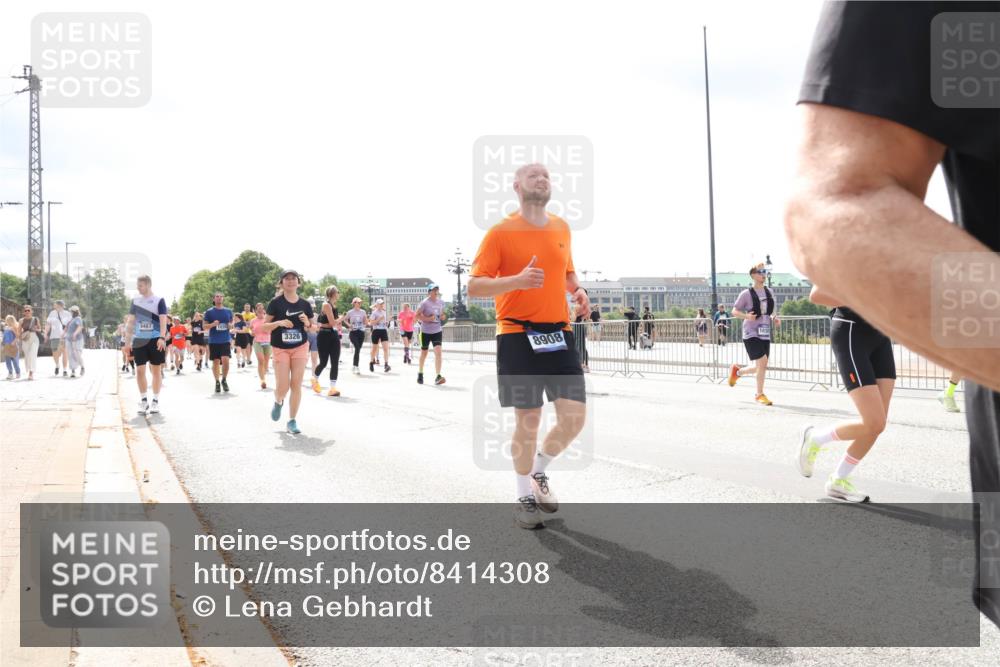 29.06.2025 - hella hamburg halbmarathon Lena Gebhardt http://msf.ph/oto/8414308 29.06.2025 10:42:07 Lombardsbrücke 9467, 3326, 8908, 1415, 1039, 1150, 1360, 1624, 1648, 1712, 1752, 1929, 2145, 2523, 2974, 3276, 3326, 3459, 3460, 3568, 3605, 4329, 4353, 4541, 4735, 4736, 4787, 4885, 4891, 4892, 5419, 5432, 5671, 5810, 6136, 6137, 6153, 6320, 6430, 6436, 6450, 6618, 6828, 6837, 6846, 6917, 7260, 7357, 7477, 7557, 7666, 7955, 7968, 8004, 8014, 8300, 8301, 8443, 8459, 8712, 8897, 8908, 9008, 9223, 9370, 9467, 9588, 10027, 10532, 10623 meine-sportfotos.de